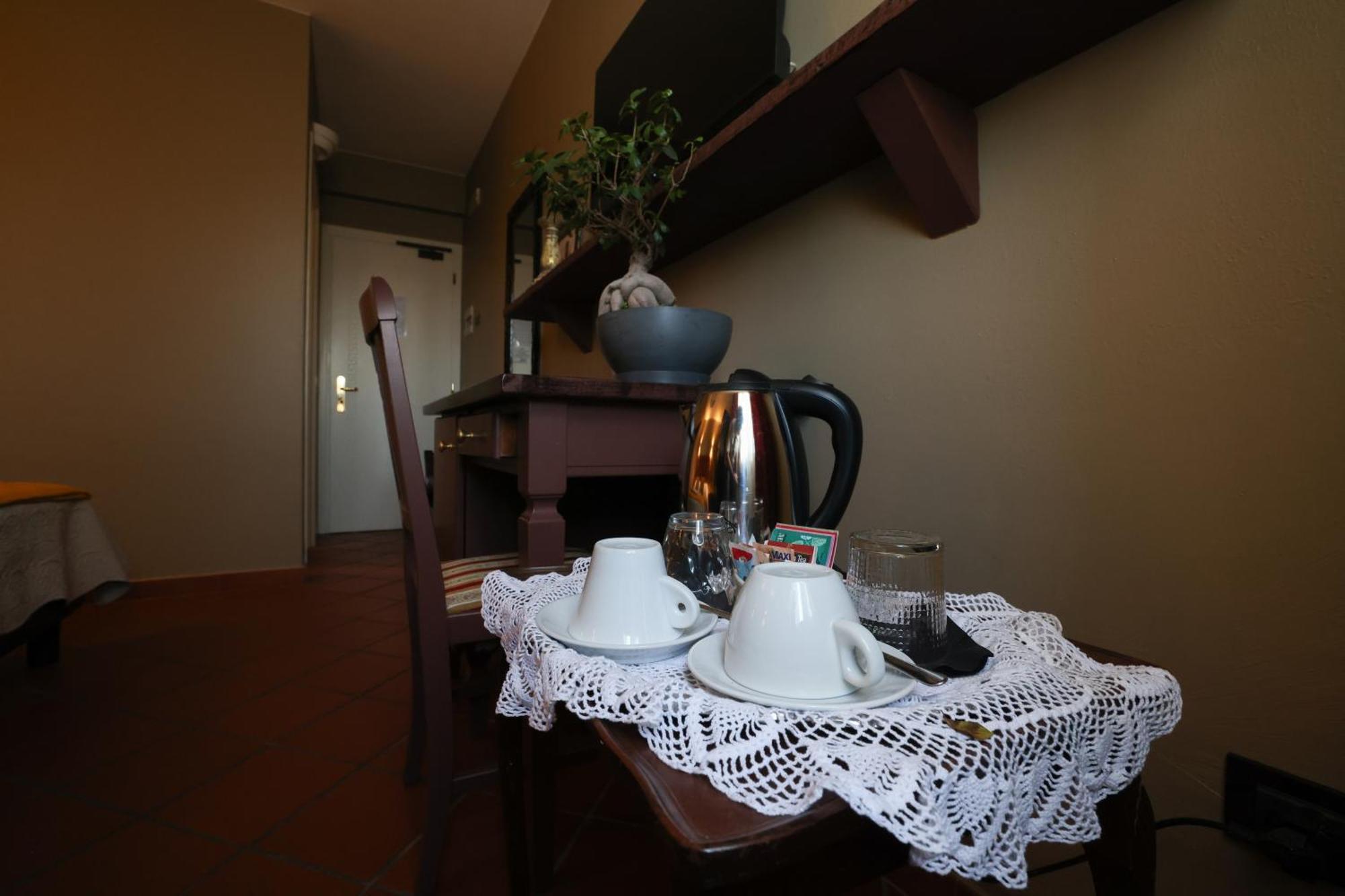 Hotel Florence Manerba del Garda Habitación foto